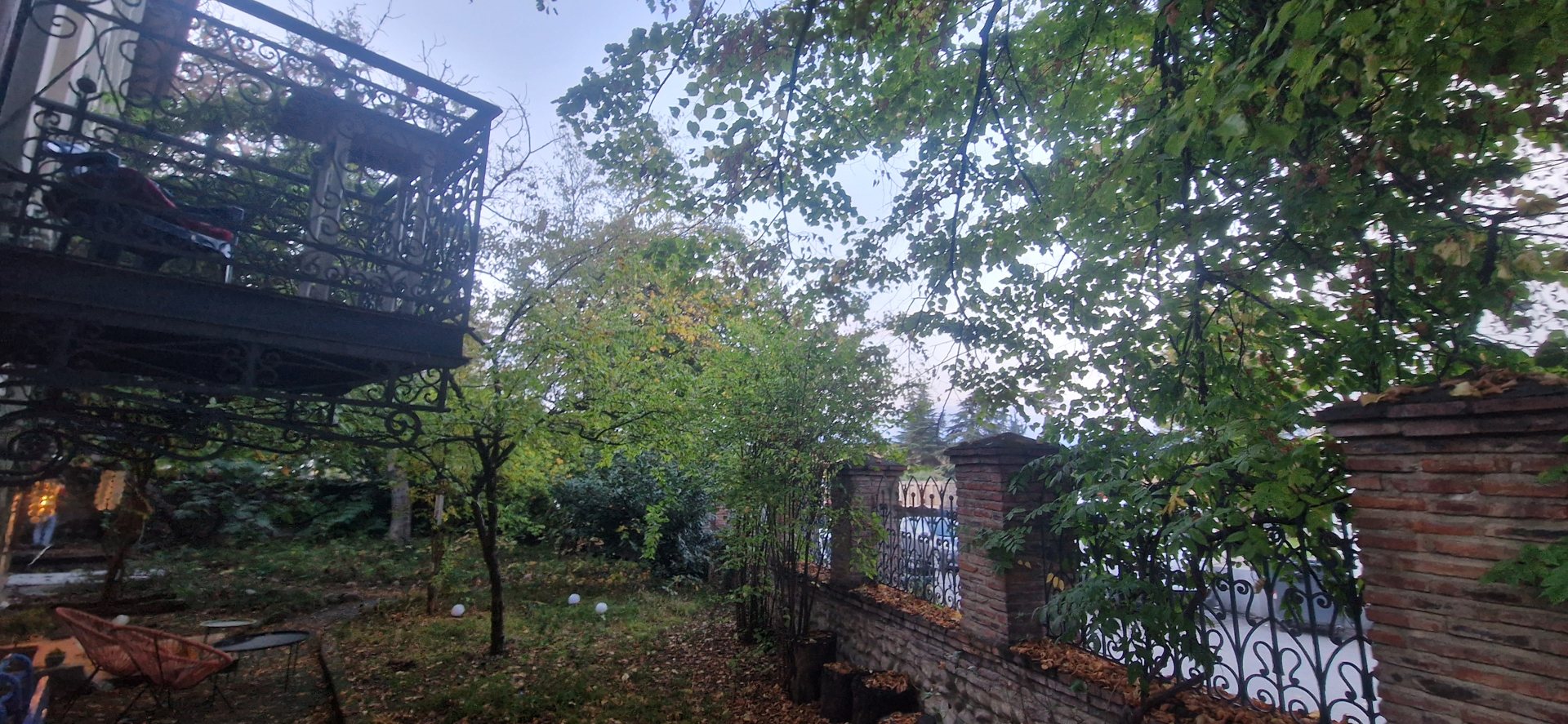 galleryPage.captions.garden-balcony